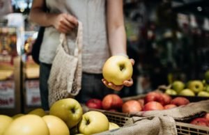 Brasileiros escolhem produtos orgânicos pela aparência e preço, mostra pesquisa